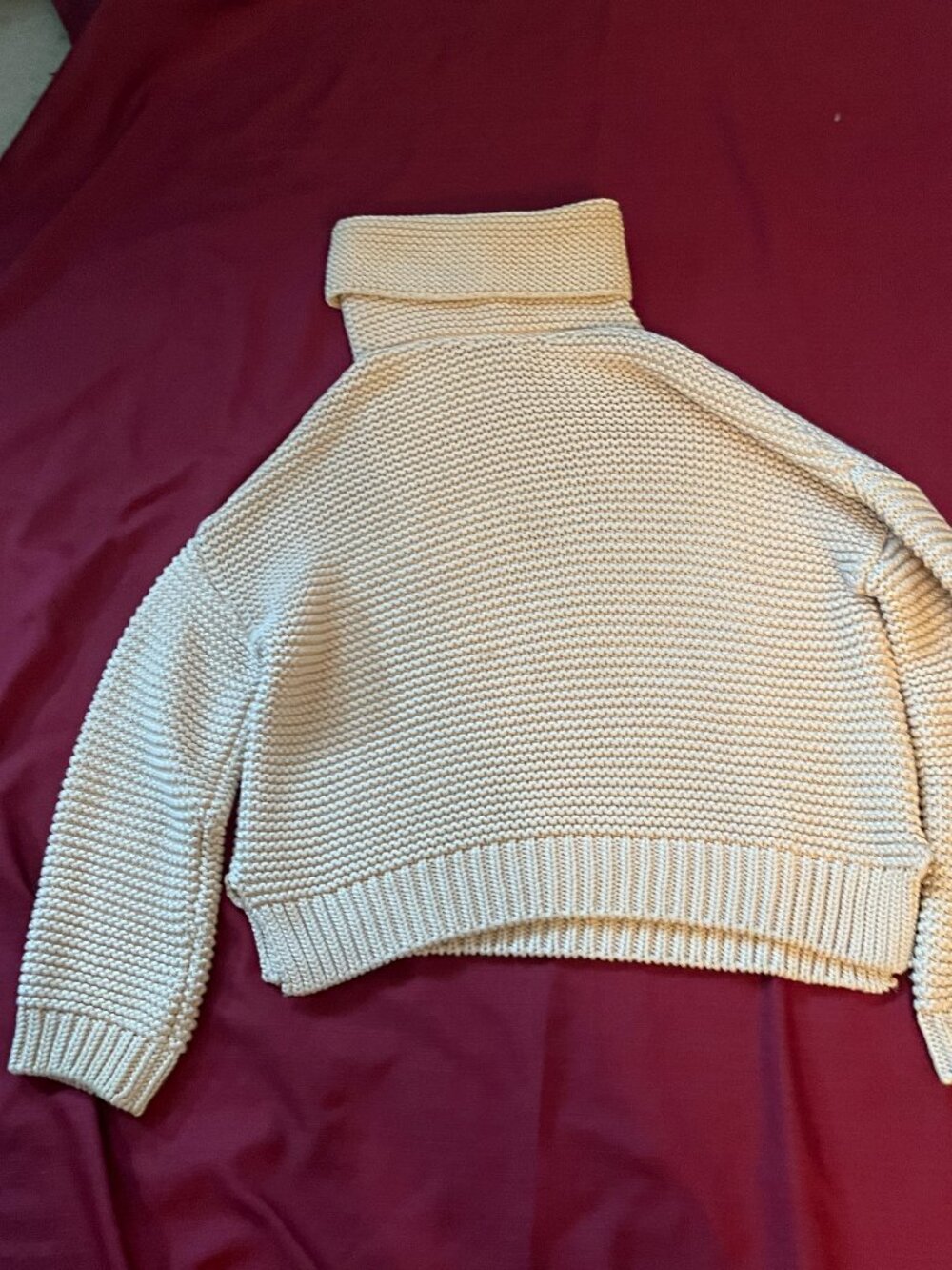 Chunky oversize crop turtleneck knit cream sweater from ZARA for women sizeM.